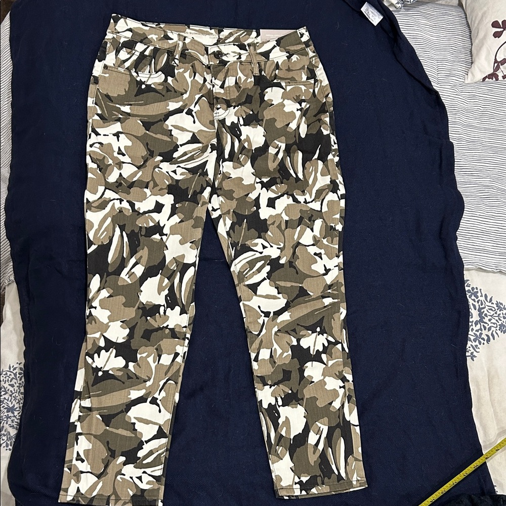 Chico's So Slimming Girlfriend Slim Leg Ankle Camouflage Casual Pants